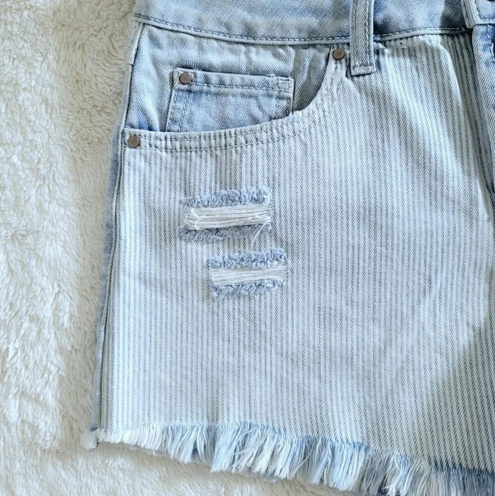 Rewash "The Riley" High Rise Shorts - NWT - Picture 3 of 12
